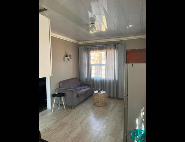 2 BEDROOM HOUSE FOR SALE IN MMABATHO 13